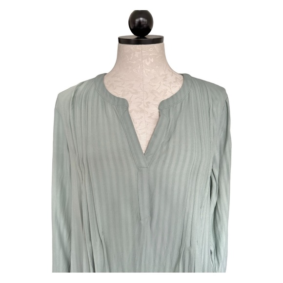 J.Jill Pintucked Popover Tunic in Mineral Sage Green Blouse Size Small Petite - Picture 3 of 13